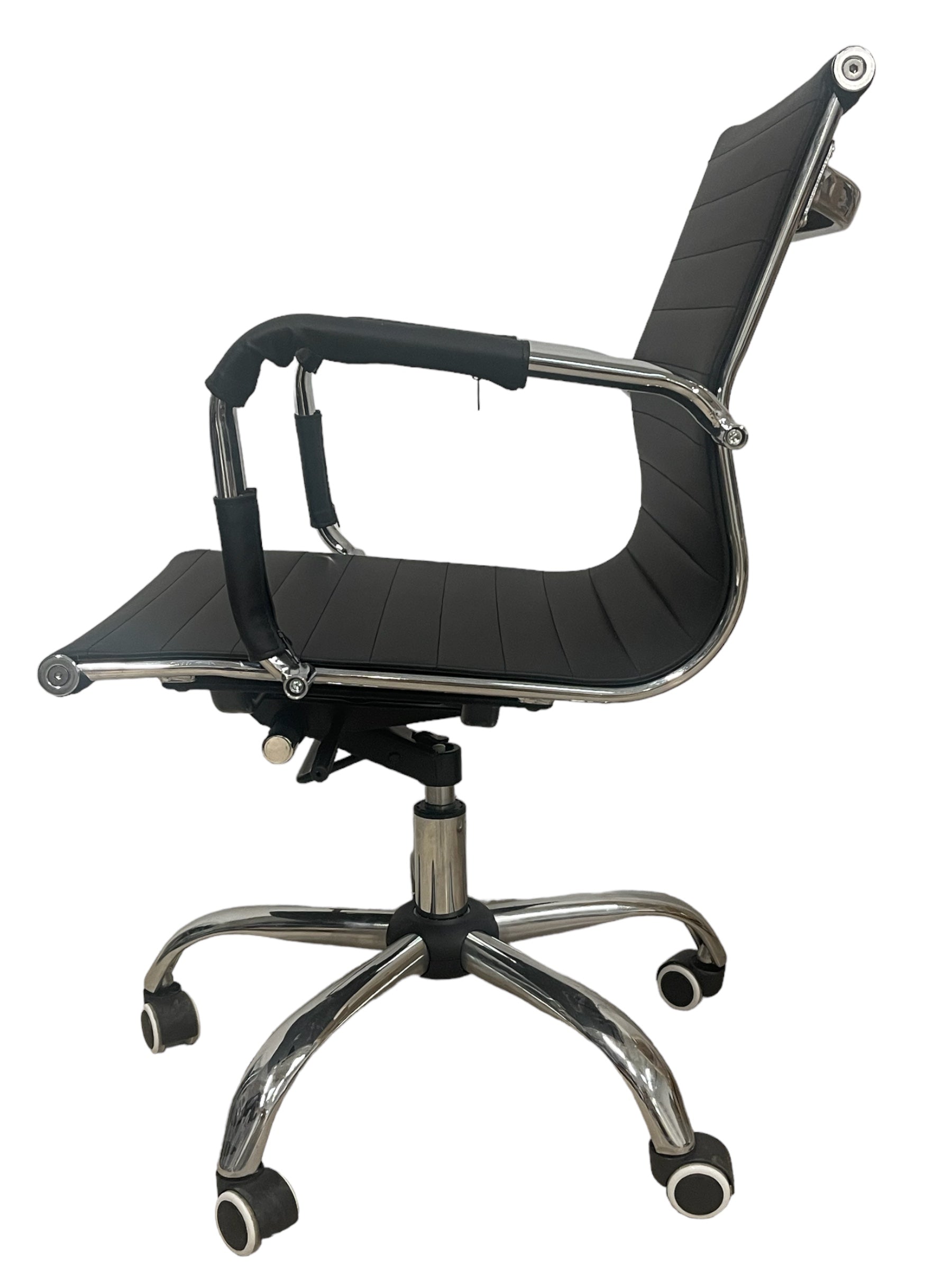 Ergo black office chair, medium, chrome base