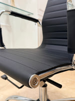 Load image into Gallery viewer, Black Ribbed Upholstered Seat on Modern Desk Chair
