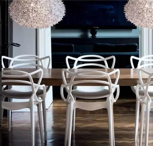 Modern Outdoor Dining Chairs in Contemporary Patio Dining Area